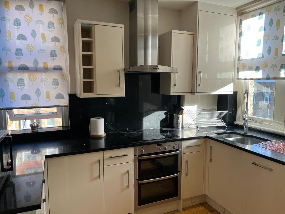 Stunning 1 Bedroom In Stunning Location - Mayfair Area Apartament
